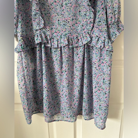 Spring Floral Blouse - Picture 5 of 7